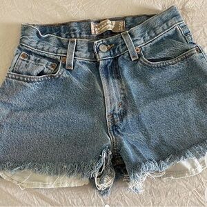 Levi’s mid rise blue denim shorts